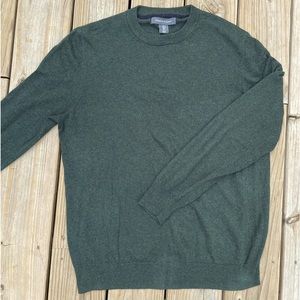 Green men’s Grayson and Dunn pullover golf sweater